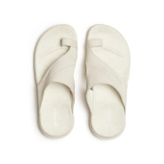 District 4 Luxe Post | Merrell